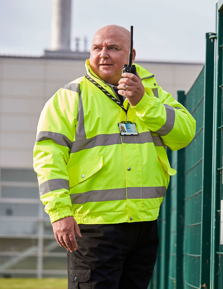 Eu14 Photoshoot Checking Fences 2