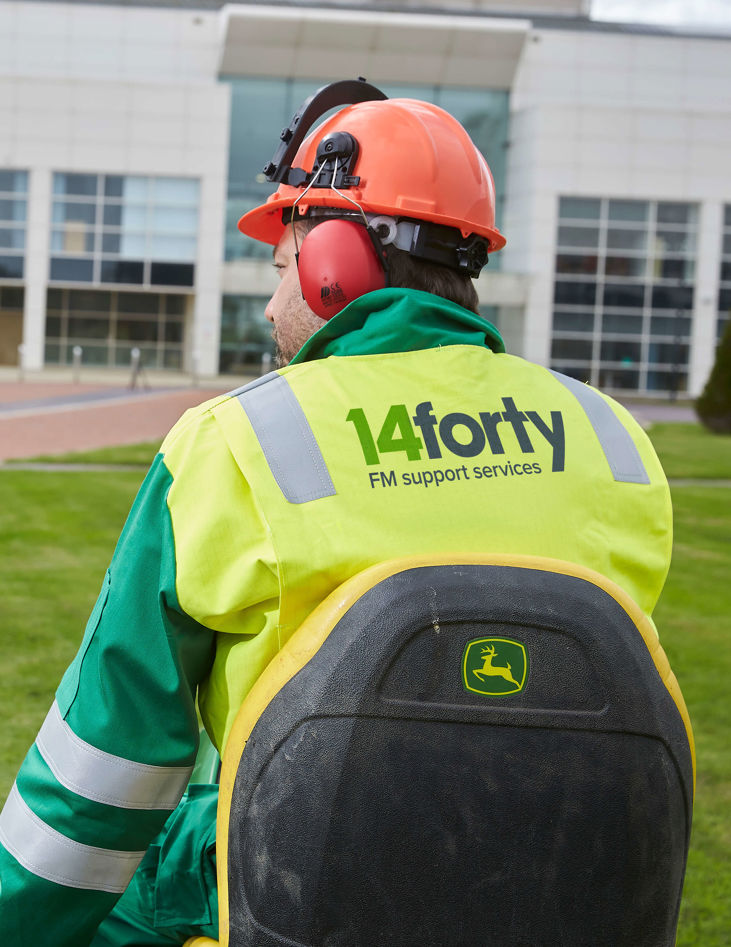 Eu14 Photoshoot Cutting Grass 7